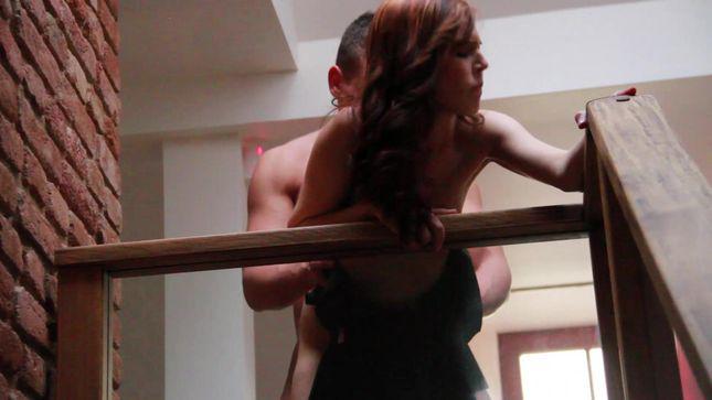 A girl in a skirt gave herself to a neighbor at the stairs
