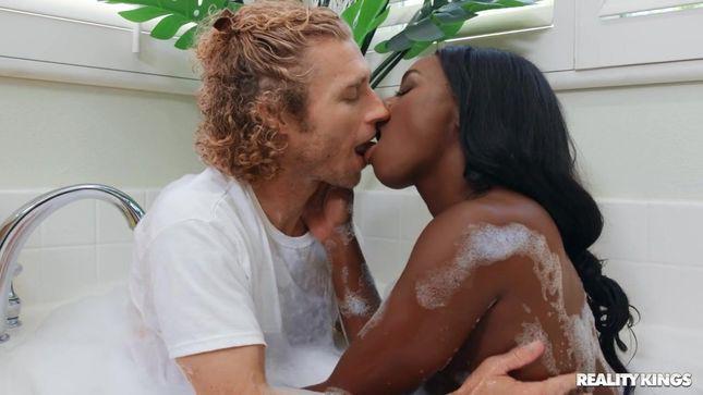 A white kid in the bathtub tore off a wet black woman